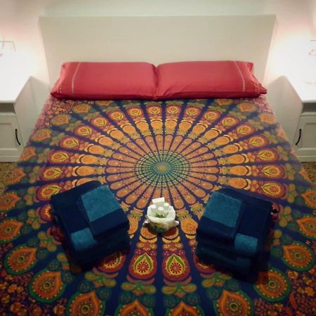 Bed and Breakfast La Tana Tra I Tetti Генуя Екстер'єр фото